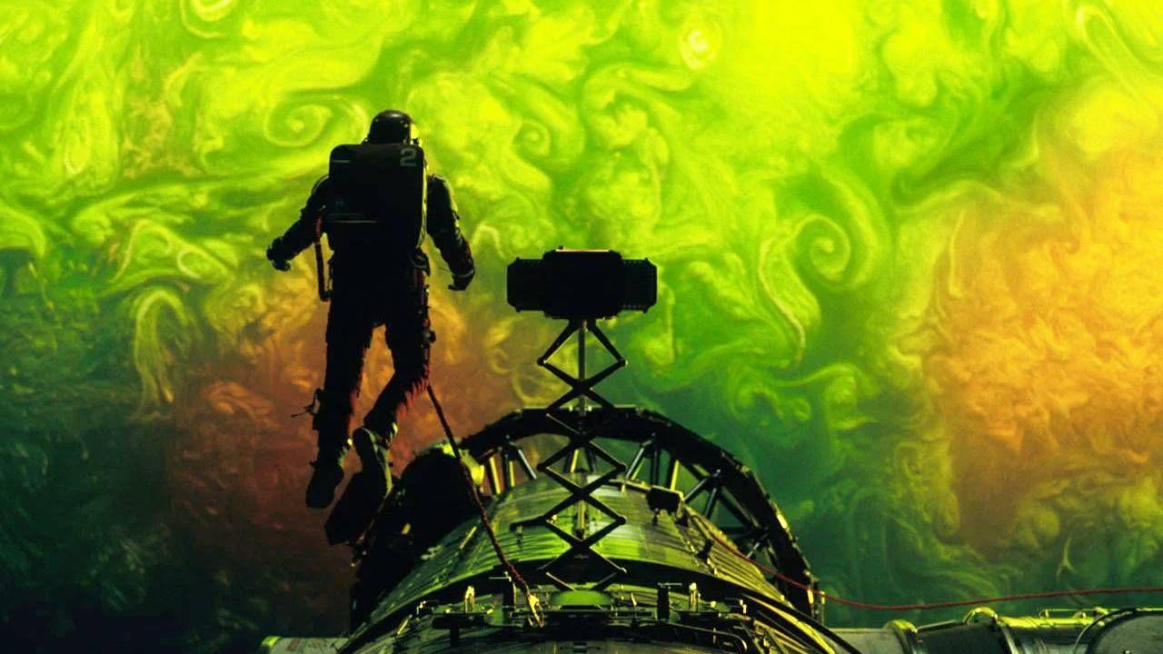 en quête des astrophage devant des turbulences magnifiques, un appareil de capture à coté de lui